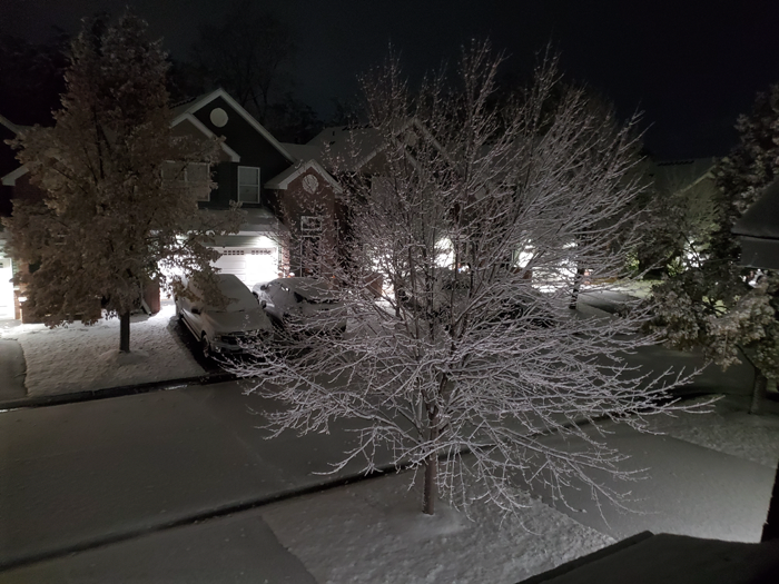 IT'S SNOWING!!!